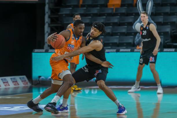 将主力前锋 将主力前锋